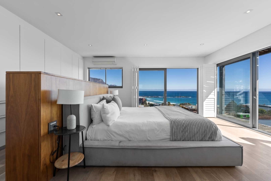 8 Bedroom Property for Sale in Camps Bay Western Cape
